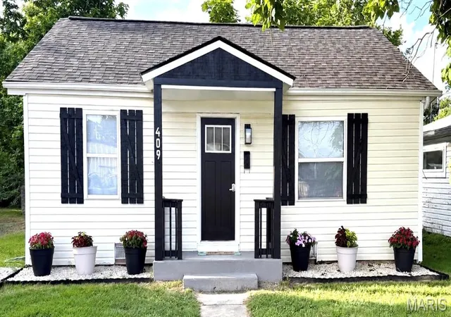 Photo 1 of Single family home for sale at 409 E Scioto St, Saint James, MO 65559 | MLS# MIS26052714 | Listing updated on 2026-09-13