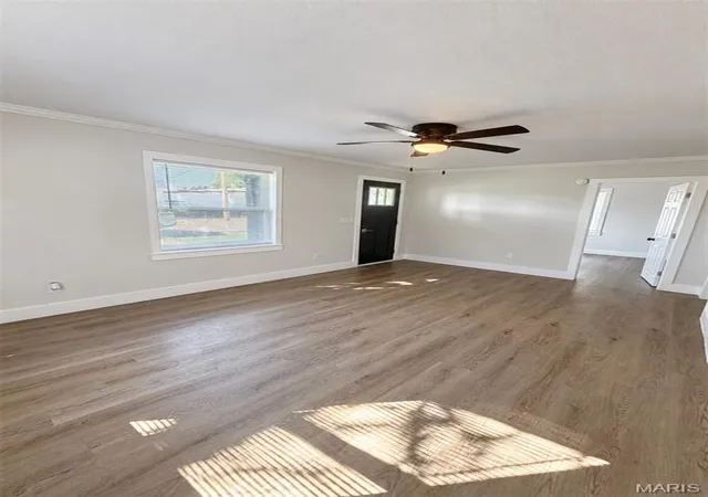 Photo 3 of Single family home for sale at 409 E Scioto St, Saint James, MO 65559 | MLS# MIS26052714 | Listing updated on 2026-10-30