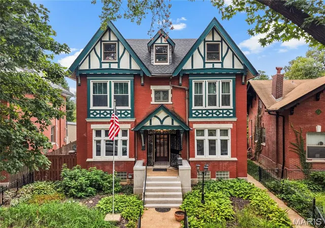Single family home for sale at 2922 Accomac St, Saint Louis, MO 63104 | MLS# MIS26052719