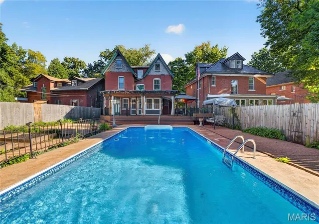 Photo 2 of Single family home for sale at 2922 Accomac St, Saint Louis, MO 63104 | MLS# MIS26052719 | Listing updated on 2026-10-08