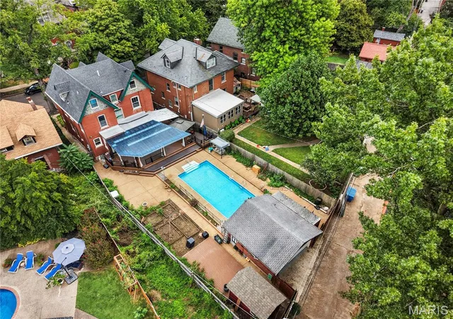 Photo 3 of Single family home for sale at 2922 Accomac St, Saint Louis, MO 63104 | MLS# MIS26052719 | Listing updated on 2026-10-08