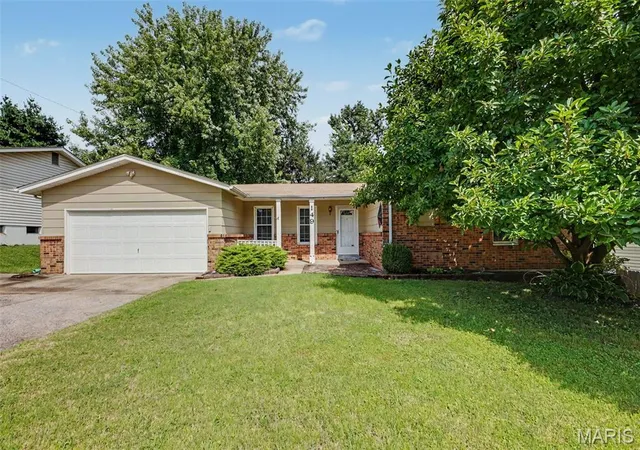 Photo 1 of Sale Pending at 149 Hunters Rdg, Saint Charles, MO 63301 | MLS# MIS26052722 | Listing updated on 2026-09-12