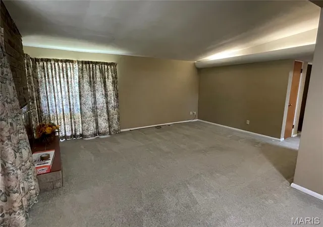 Photo 3 of Single family home for sale at 7222 Boellner Dr, Hazelwood, MO 63042 | MLS# MIS26052724 | Listing updated on 2026-09-01