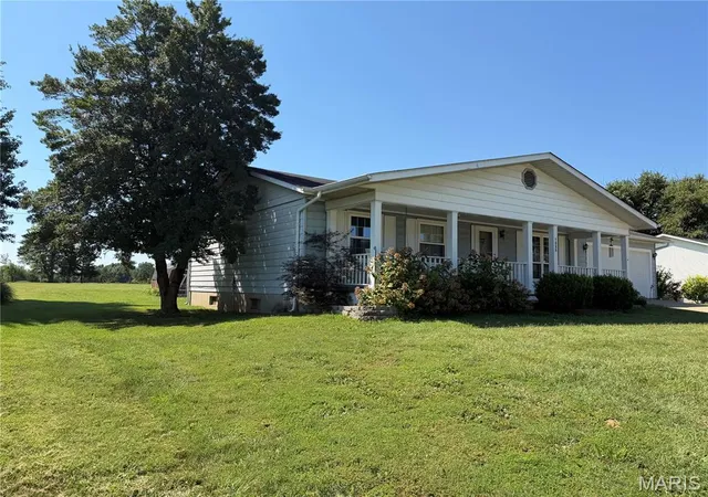 Photo 2 of Single family home for sale at 1806 Southridge Ln, Owensville, MO 65066 | MLS# MIS26052729 | Listing updated on 2026-09-03