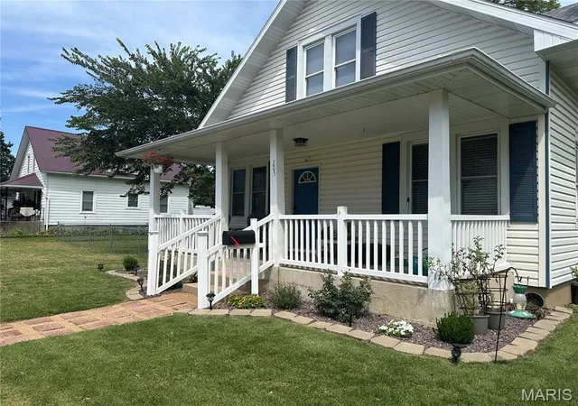 Photo 2 of Single family home for sale at 205 E Monroe, Owensville, MO 65066 | MLS# MIS26052732 | Listing updated on 2026-08-16