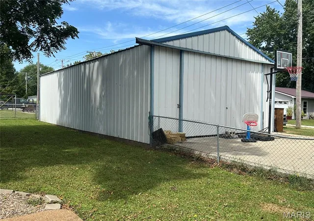 Photo 51 of Single family home for sale at 205 E Monroe, Owensville, MO 65066 | MLS# MIS26052732 | Listing updated on 2026-08-16