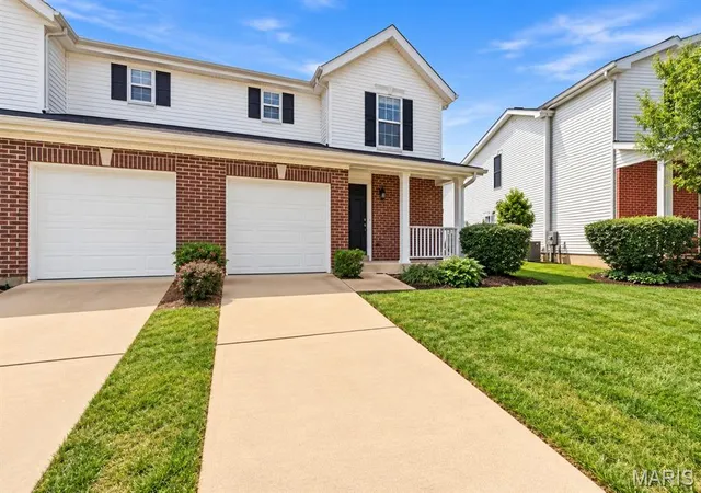Photo 1 of Condo for sale at 1165 Big Bend Crossing Dr, Manchester, MO 63088 | MLS# MIS26052733 | Listing updated on 2026-10-19