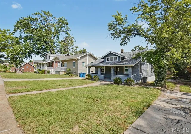 Photo 3 of Single family home for sale at 3722 Salome Ave, Saint Louis, MO 63121 | MLS# MIS26052744 | Listing updated on 2026-09-13