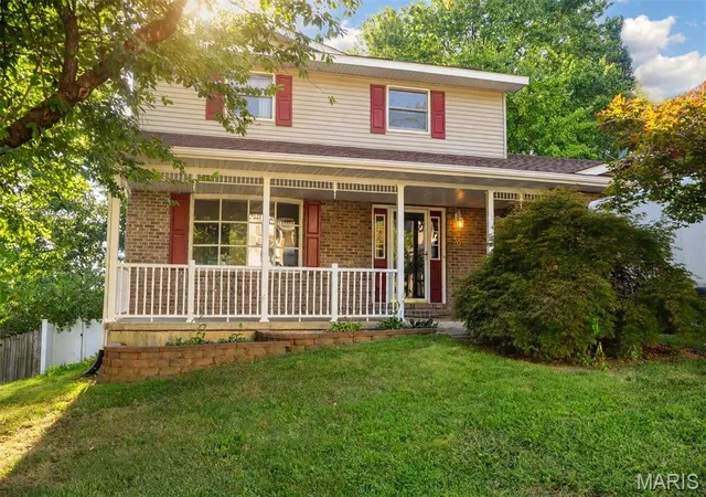 Photo 1 of Single family home for sale at 30 Williamsburg Ln, Glen Carbon, IL 62034 | MLS# MIS26052745 | Listing updated on 2026-10-02
