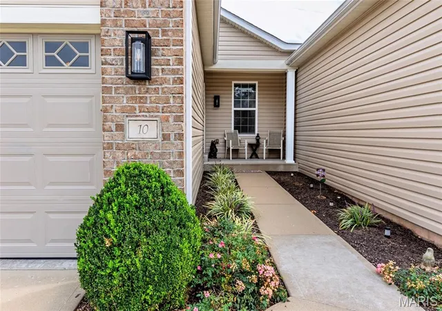 Photo 2 of Single family home for sale at 10 Thoreau Ct, O Fallon, MO 63366 | MLS# MIS26052746 | Listing updated on 2026-10-21