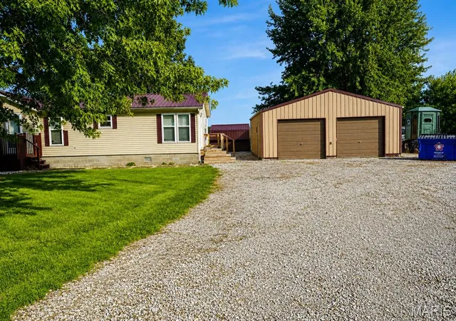 Photo 3 of House for sale at 30001 County Rd 237, Kahoka, MO 63445 | MLS# MIS26052748 | Listing updated on 2026-08-18