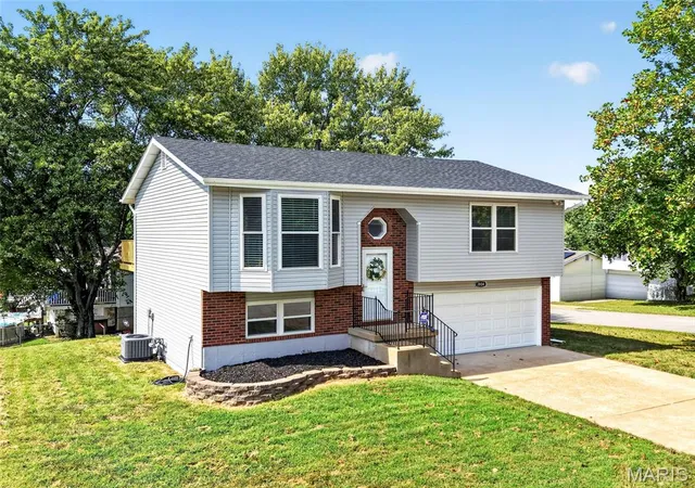 Photo 2 of Single family home for sale at 3804 Larkspur Landing, Imperial, MO 63052 | MLS# MIS26052751 | Listing updated on 2026-09-20