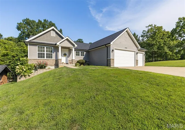 2nd image of 5092 Scenic View Acres Dr, Imperial, MO 63052 | MLS# MIS26052753