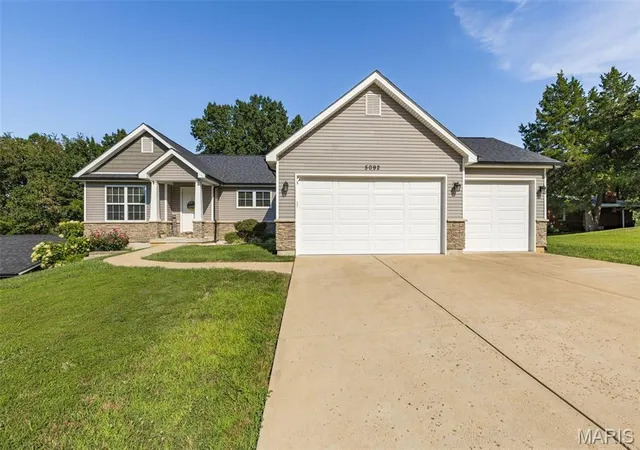 Photo 3 of Sale Pending at 5092 Scenic View Acres Dr, Imperial, MO 63052 | MLS# MIS26052753 | Listing updated on 2026-08-25