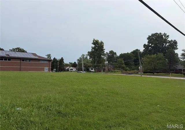 Photo 2 of Land for sale at 1011 Jennings Station Rd, Saint Louis, MO 63137 | MLS# MIS26052757 | Listing updated on 2026-08-16