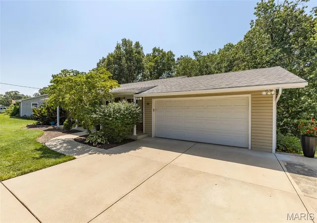 4th image of 62 Pearl Dr, Hillsboro, MO 63050 | MLS# MIS26052758