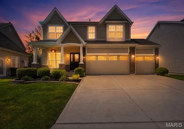 Photo 2 of Single family home for sale at 103 Berry Manor Cir, Saint Peters, MO 63376 | MLS# MIS26052759 | Listing updated on 2026-08-24