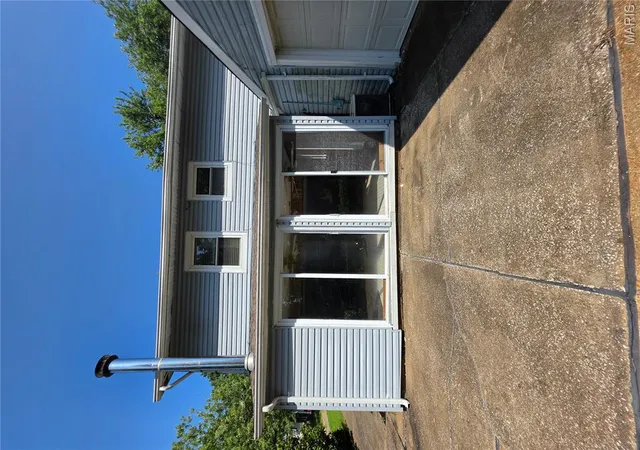 Photo 3 of Single family home for sale at 3887 Stone Ridge Ct, Arnold, MO 63010 | MLS# MIS26052765 | Listing updated on 2026-09-16