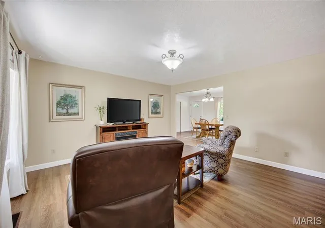 Photo 3 of Sale Pending at 20125 Kenyon Ln, Lebanon, MO 65536 | MLS# MIS26052773 | Listing updated on 2026-08-20