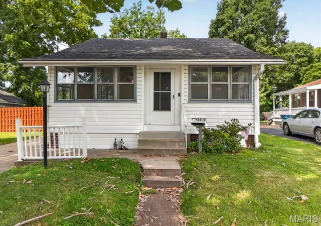 Photo 1 of Sale Pending at 2407 Hood Ave, Saint Louis, MO 63114 | MLS# MIS26052796 | Listing updated on 2026-08-23