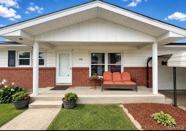 Photo 3 of Single family home for sale at 218 Cypress St, Park Hills, MO 63601 | MLS# MIS26052800 | Listing updated on 2026-09-25