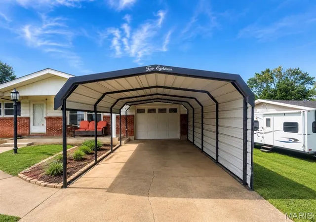 Photo 3 of Single family home for sale at 218 Cypress St, Park Hills, MO 63601 | MLS# MIS26052800 | Listing updated on 2026-09-25