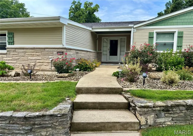 Photo 3 of Single family home for sale at 4900 Voltaire Dr, Godfrey, IL 62035 | MLS# MIS26052801 | Listing updated on 2026-09-13