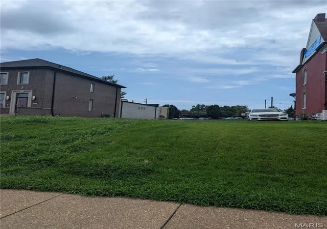 3rd image of 4320 Washington Blvd, Saint Louis, MO 63108 | MLS# MIS26052806