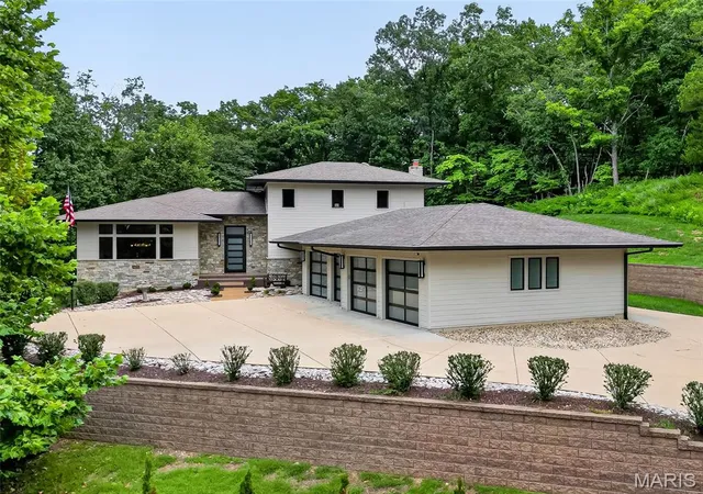 image of 19256 Saint Albans Forest Ln, Wildwood, MO 63038 | MLS# MIS26052807