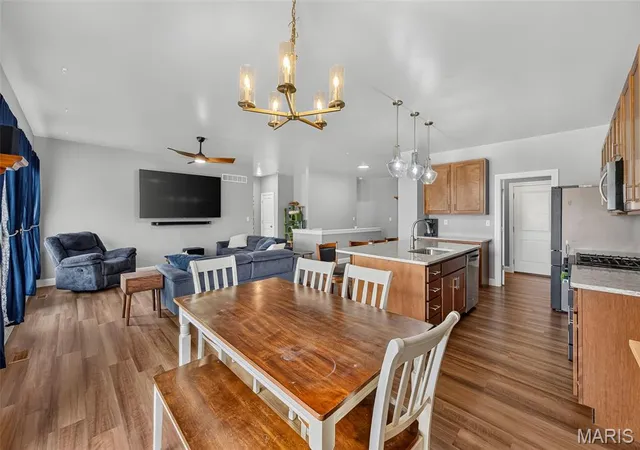 Photo 3 of Single family home for sale at 22707 Danison Dr, Warrenton, MO 63383 | MLS# MIS26052809 | Listing updated on 2026-09-02
