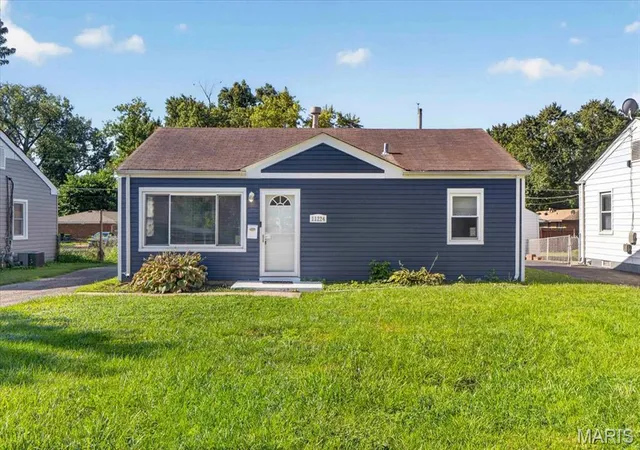 Photo 1 of Single family home for sale at 11224 Saint Clement Ln, Saint Ann, MO 63074 | MLS# MIS26052811 | Listing updated on 2026-08-28