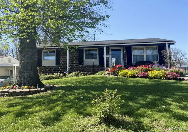 Photo 1 of Sale Pending at 10225 Castle Dr, Saint Louis, MO 63136 | MLS# MIS26052818 | Listing updated on 2026-09-02