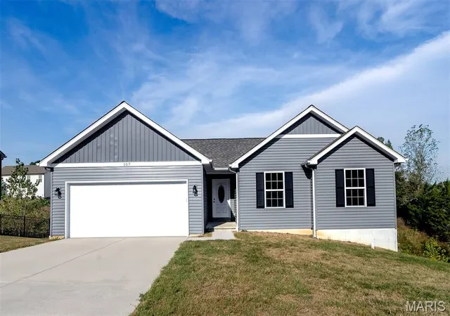 Photo 2 of Sale Pending at 107 Cedar Hts, Festus, MO 63028 | MLS# MIS26052819 | Listing updated on 2026-10-06