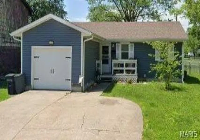 Photo 1 of Single family home for sale at 915 S Muldrow St, Mexico, MO 65265 | MLS# MIS26052822 | Listing updated on 2026-08-27