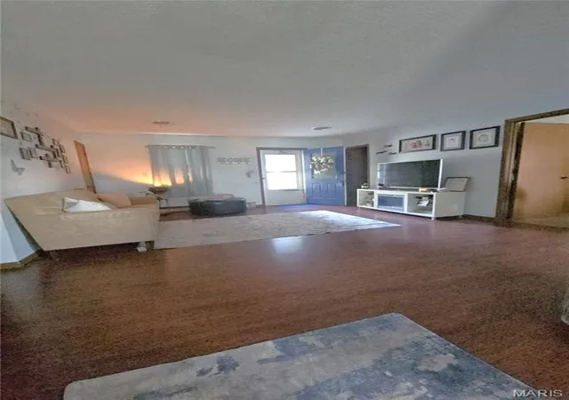 Photo 3 of Single family home for sale at 915 S Muldrow St, Mexico, MO 65265 | MLS# MIS26052822 | Listing updated on 2026-08-27