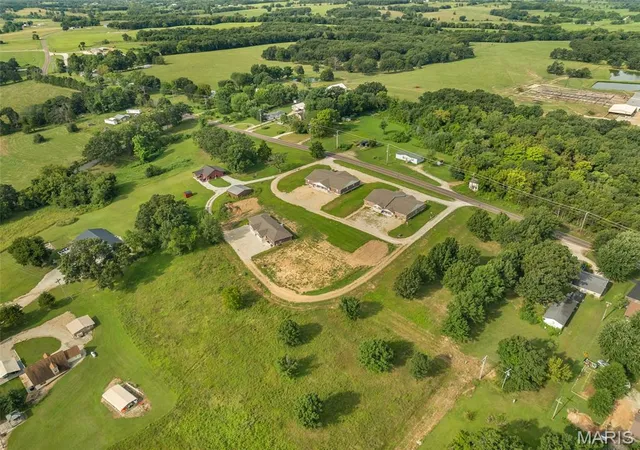 5th image of 140 Hwy V, Vienna, MO 65582 | MLS# MIS26052823