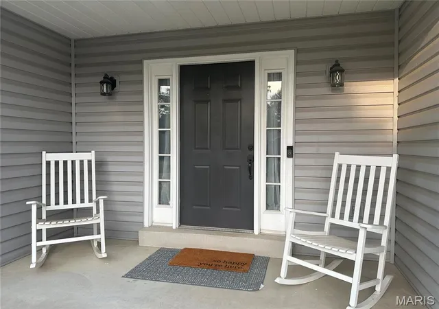 Photo 2 of Single family home for sale at 991 Reddington Oaks Ct, Saint Charles, MO 63304 | MLS# MIS26052839 | Listing updated on 2026-09-02