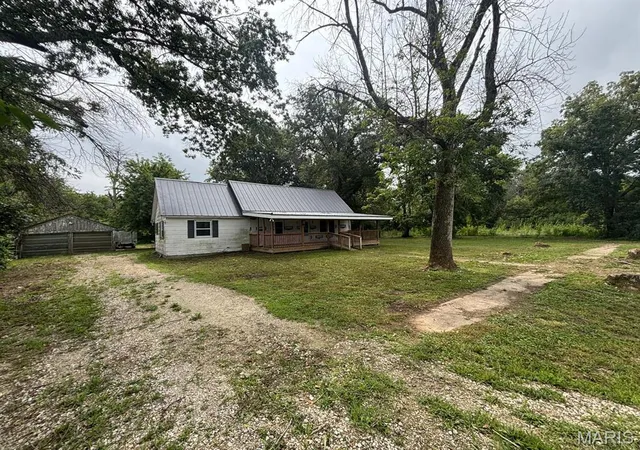 Photo 1 of Single family home for sale at 315 N Center St, Hunnewell, MO 63443 | MLS# MIS26052841 | Listing updated on 2026-08-17