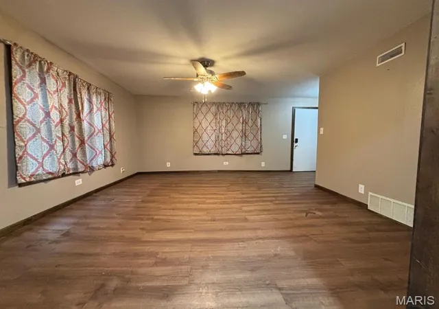 Photo 3 of Single family home for sale at 315 N Center St, Hunnewell, MO 63443 | MLS# MIS26052841 | Listing updated on 2026-10-06
