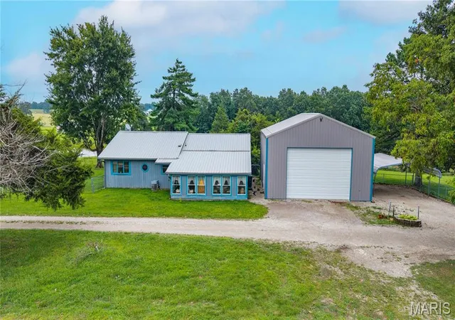 3rd image of 25740 Indianapolis Dr, Marble Hill, MO 63764 | MLS# MIS26052843