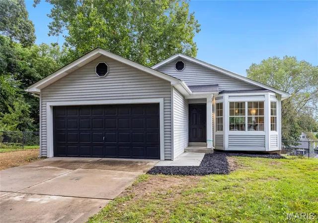 Photo 20 of Single family home for sale at 842 Whispering Rock Dr, O Fallon, MO 63366 | MLS# MIS26052845 | Listing updated on 2026-09-02
