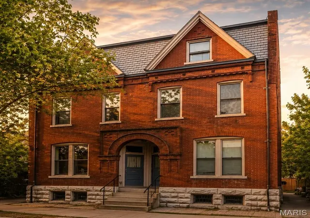 1st image of 922 Allen Ave, St Louis, MO 63104 | MLS# MIS26052849