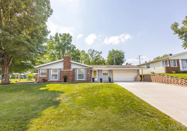 Photo 1 of Single family home for sale at 214 N Point Rd, Fairview Heights, IL 62208 | MLS# MIS26052852 | Listing updated on 2026-08-21