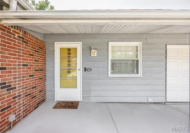 Photo 3 of Single family home for sale at 214 N Point Rd, Fairview Heights, IL 62208 | MLS# MIS26052852 | Listing updated on 2026-08-21
