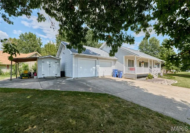 Photo 3 of Sale Pending at 1020 Judy Ln, Troy, MO 63379 | MLS# MIS26052853 | Listing updated on 2026-09-04