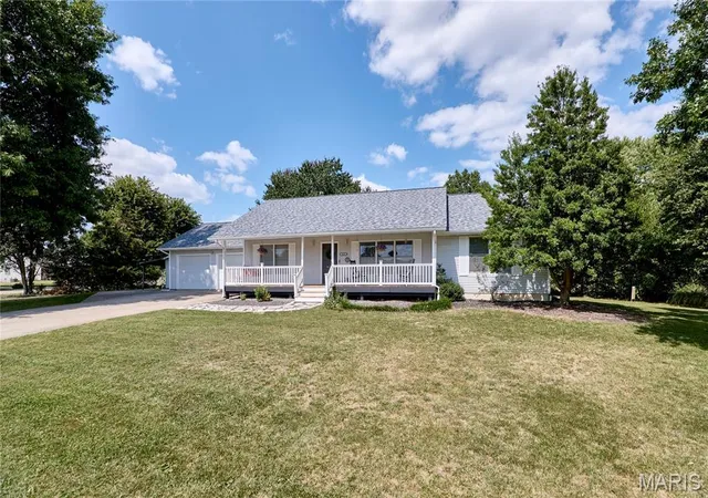 Photo 4 of Sale Pending at 1020 Judy Ln, Troy, MO 63379 | MLS# MIS26052853 | Listing updated on 2026-09-04