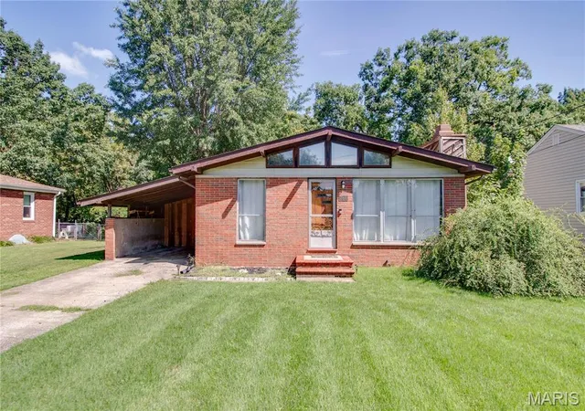 1st image of 784 E Woodland Dr, East Alton, IL 62024 | MLS# MIS26052854
