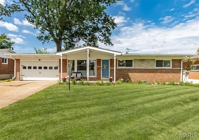Photo 1 of Sale Pending at 9327 Ewers Dr, Crestwood, MO 63126 | MLS# MIS26052860 | Listing updated on 2026-08-29
