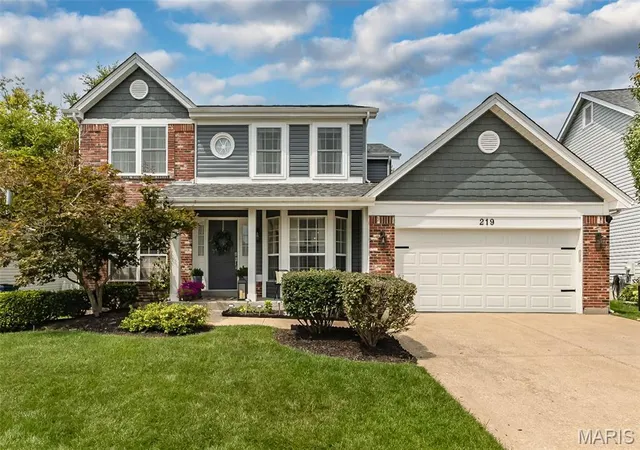 Photo 1 of Sale Pending at 219 Cheval Square Dr, Chesterfield, MO 63005 | MLS# MIS26052861 | Listing updated on 2026-08-28