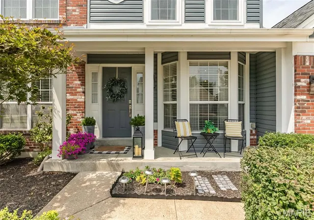 Photo 2 of Sale Pending at 219 Cheval Square Dr, Chesterfield, MO 63005 | MLS# MIS26052861 | Listing updated on 2026-08-28